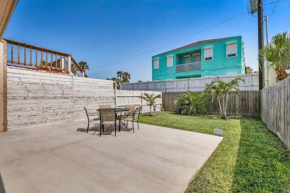 Cozy, single story townhome with backyard & grill!